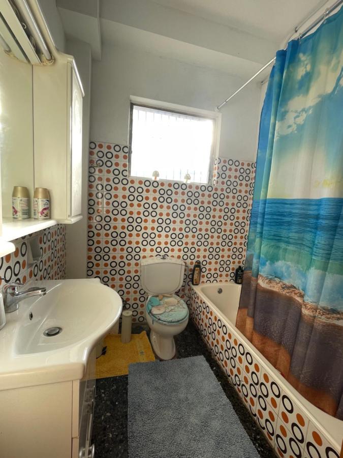 Spacious Apartment With Balconies, Ac, King Bed, Near Dt And Transports Atenas Exterior foto
